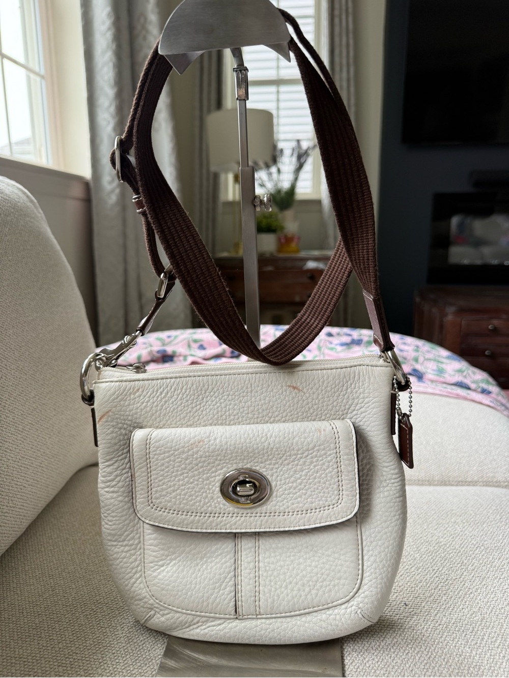 Coach vintage turn lock pebble leather crossbody